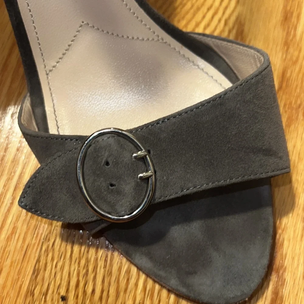 Authentic Prada heels - Picture 7 of 7